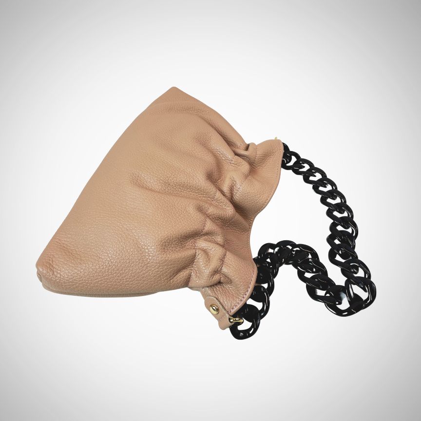 Élégante pochette pour femmes en cuir de veau - polyvalente et stylée