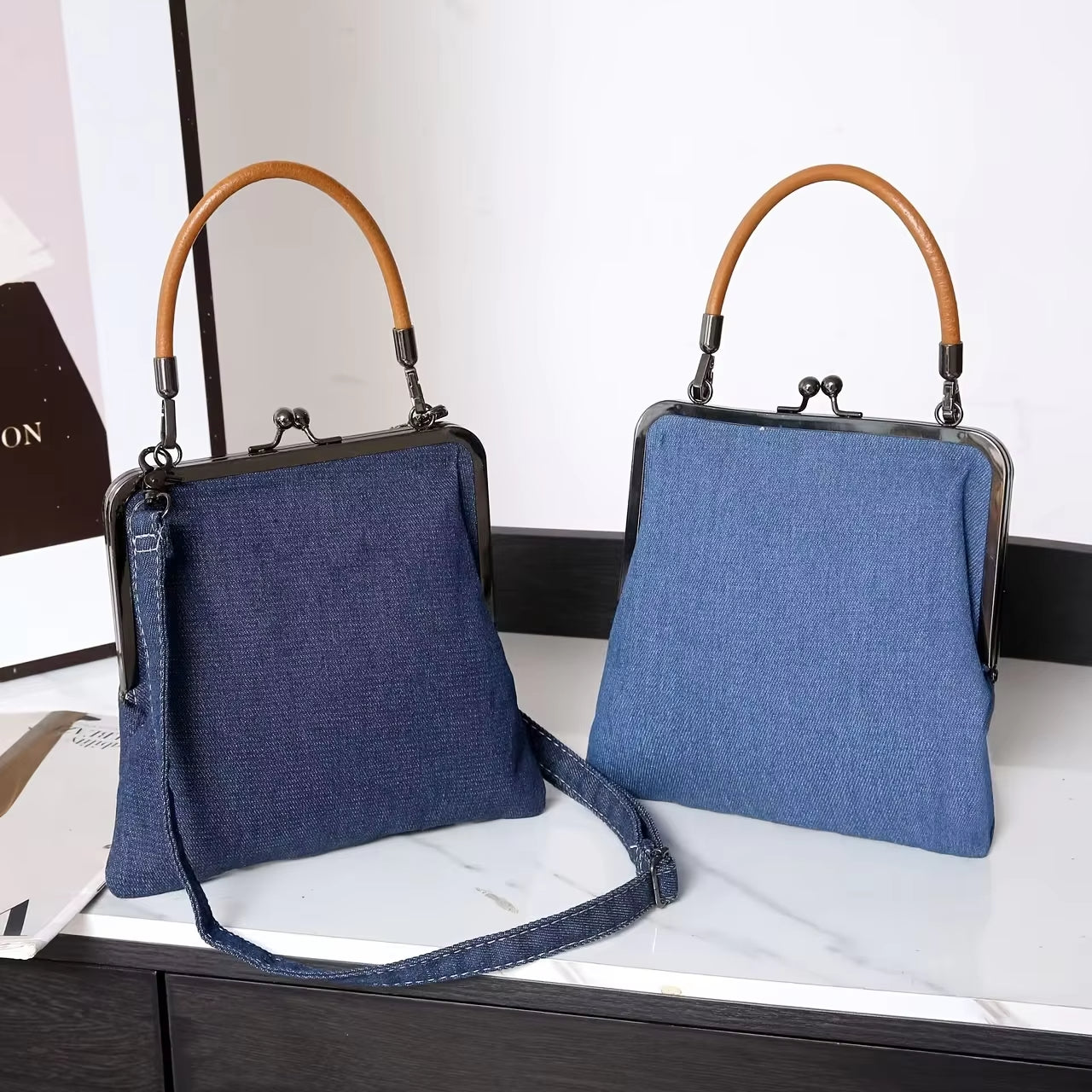 Vintage Chic – Sac en Jean avec Cadre Rétro