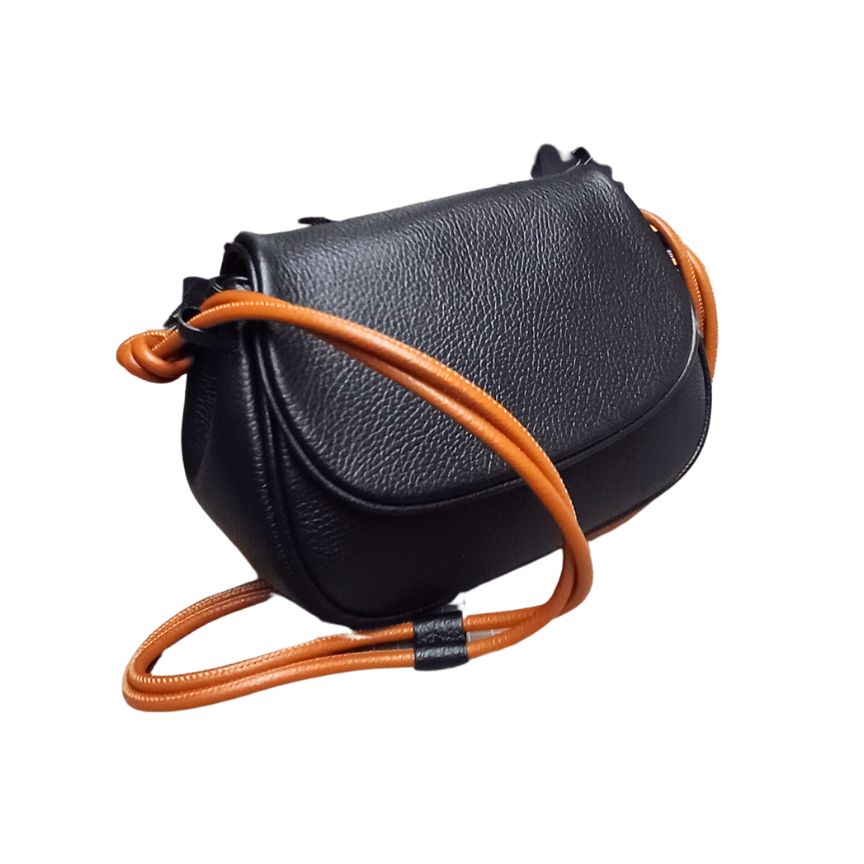 Sac à main en cuir élégant pour femmes - compact, spacieux, simple