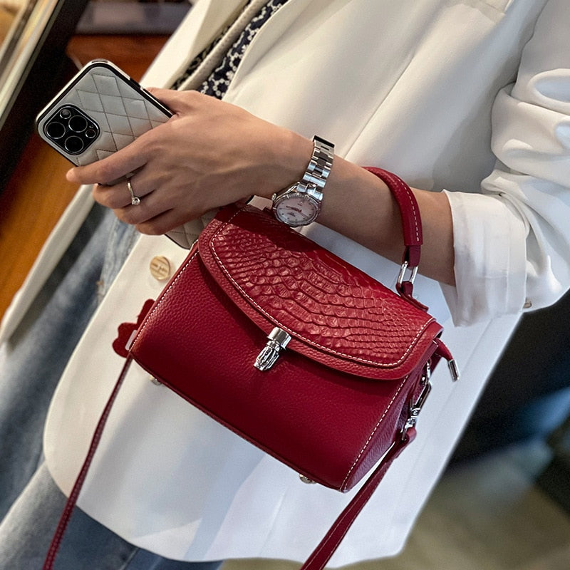 Sac à Main Effet Croco Classique en Cuir de Luxe