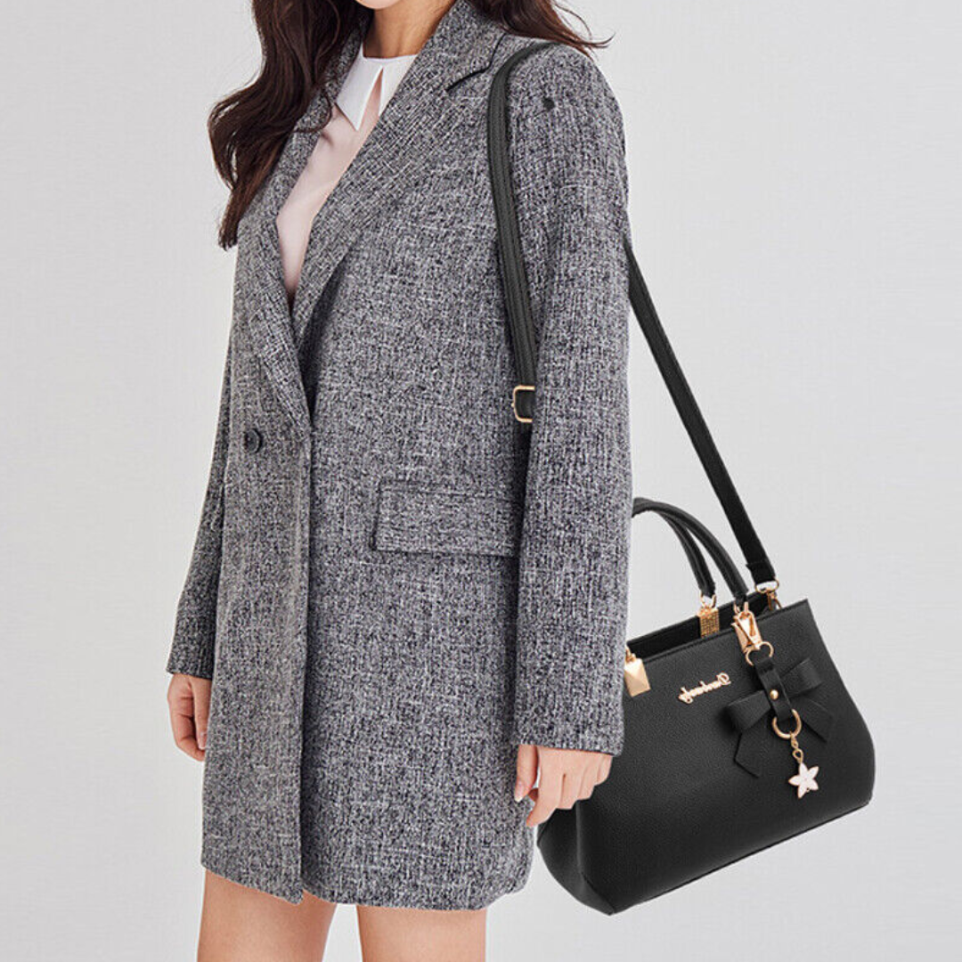 Sac Charm Chic – Élégant, Ludique & Toujours Féminin