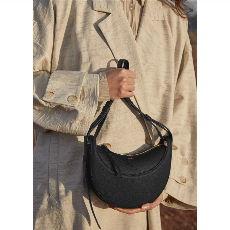 Sac à bandoulière en forme de demi-lune – Moderne, Minimaliste & Chic sans Effort