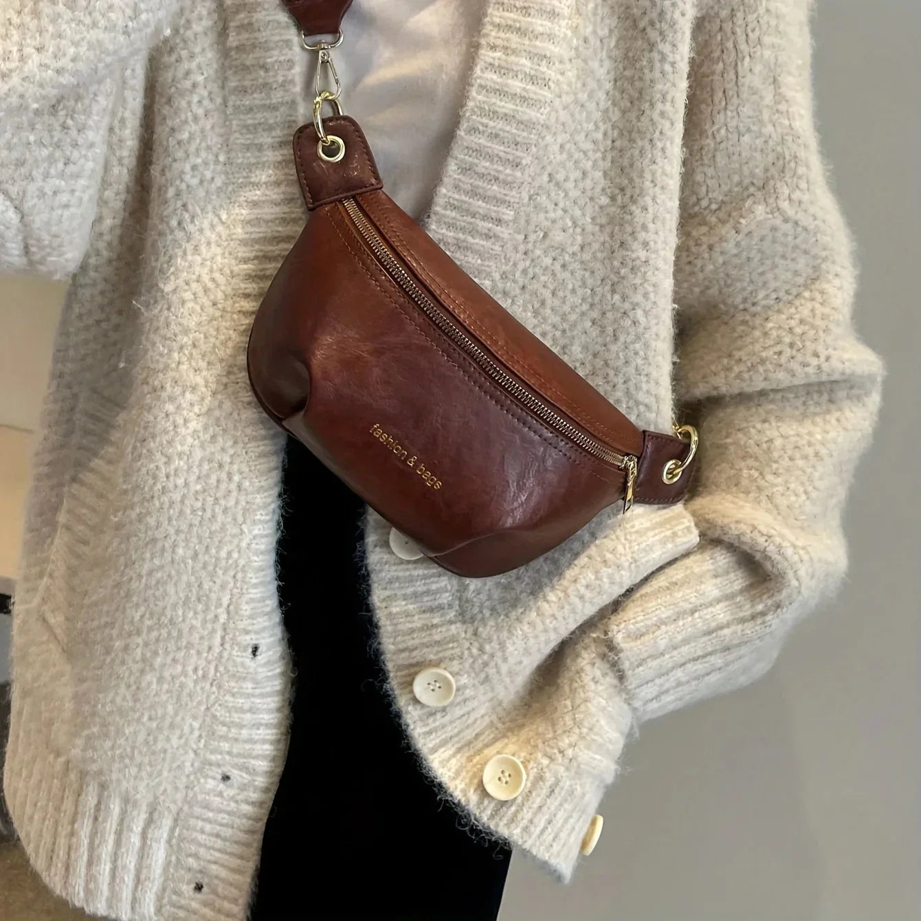 Sac Banane Tendance en Cuir avec Bandoulière Large – Idéal pour un Usage Quotidien