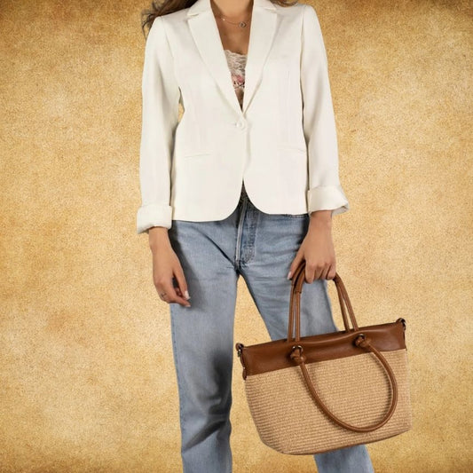 Sac à bandoulière moderne en cuir italien avec garniture en paille