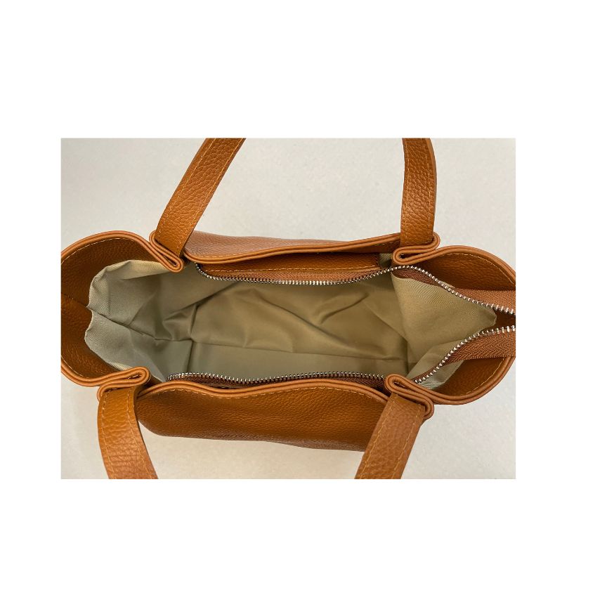 Sac à bandoulière en cuir italien avec détails en chaîne