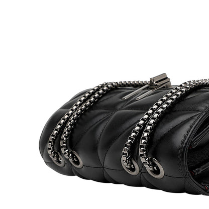 Midnight Luxe – Sac Crossbody Raffiné avec Détail de Chaîne