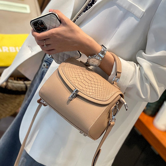 Sac à Main Effet Croco Classique en Cuir de Luxe