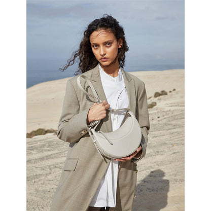 Sac à bandoulière en forme de demi-lune – Moderne, Minimaliste & Chic sans Effort