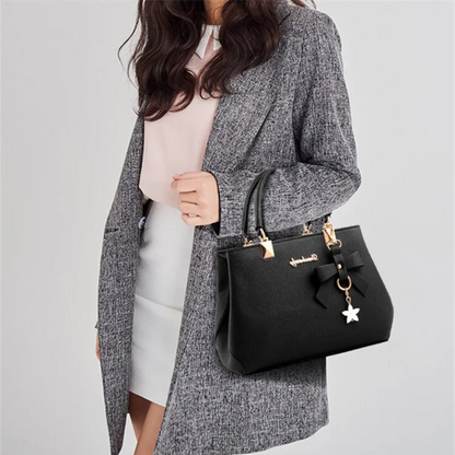Sac Charm Chic – Élégant, Ludique & Toujours Féminin